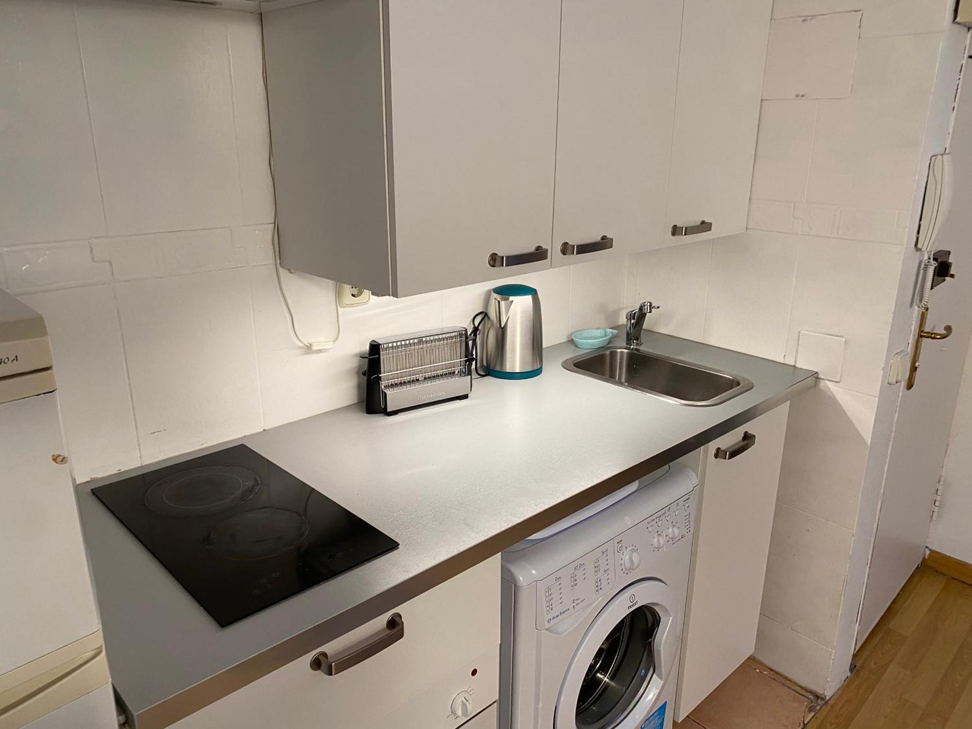 San Bernabe, Apartamento Para 2 En Las Vistillas Junto A Metro Puerta De Toledo Мадрид Екстер'єр фото
